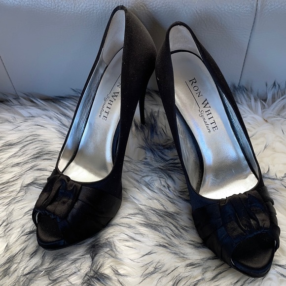 Ron White Signature Black Stiletto Classic Heels - Picture 4 of 5